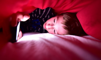 Les Smartphones et les tablettes peuvent affecter le sommeil de vos enfants !